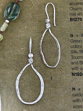 ** Brand New** Silpada 925 Sterling Silver Hammered Lasso Hoop Earrings